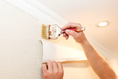 Pose de papier peint à Fontenay-le-Pesnel — revêtements muraux et toiles de verre